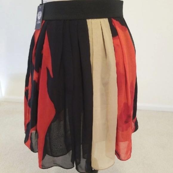 Vince Camuto flirty skirt - Picture 5 of 7